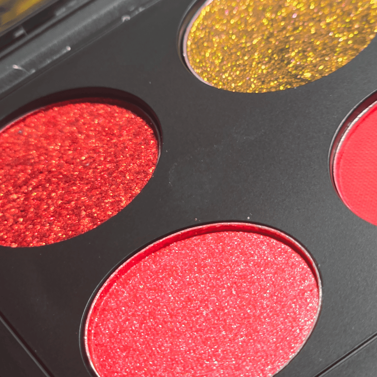 Red Queen's Christmas – Rule in Red | 4-Pan Luxury Red Eyeshadow Palette